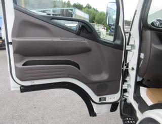 三菱 平ボデー・Wキャブ・シャーシ 小型  2RGーFBAV0 21枚目