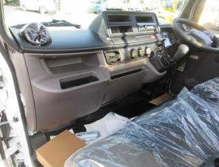 三菱 平ボデー・Wキャブ・シャーシ 小型  2RGーFBAV0 19枚目