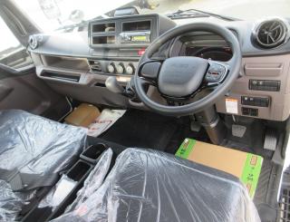 三菱 平ボデー・Wキャブ・シャーシ 小型 令和7年11月 2PGーFEB90 9枚目