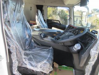 三菱 クレーン付 大型  2PGーFU84VZ 7枚目