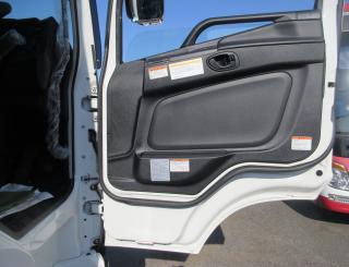 三菱 クレーン付 大型  2PGーFU84VZ 10枚目