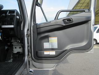 三菱 バン 中型 令和2年9月 2KGーFK65F 8枚目