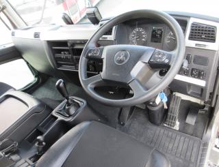 三菱 バン 中型 令和2年9月 2KGーFK65F 9枚目