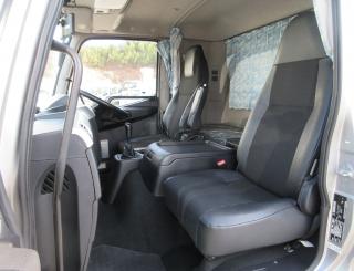 三菱 バン 中型 令和2年9月 2KGーFK65F 17枚目