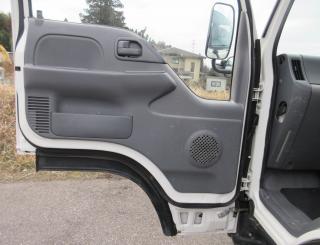 いすゞ 平ボデー・Wキャブ・シャーシ 小型 平成29年6月 TPGーNHR85A 17枚目