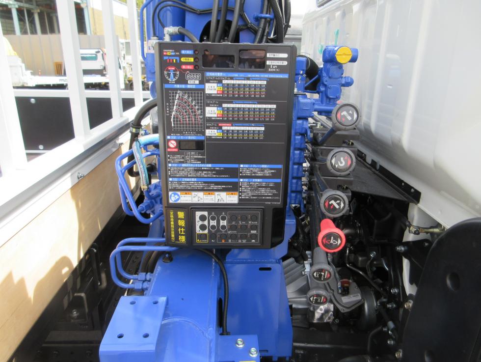 三菱 クレーン付 小型 令和7年4月 ◆商談中◆　2PGーFEB90 32枚目