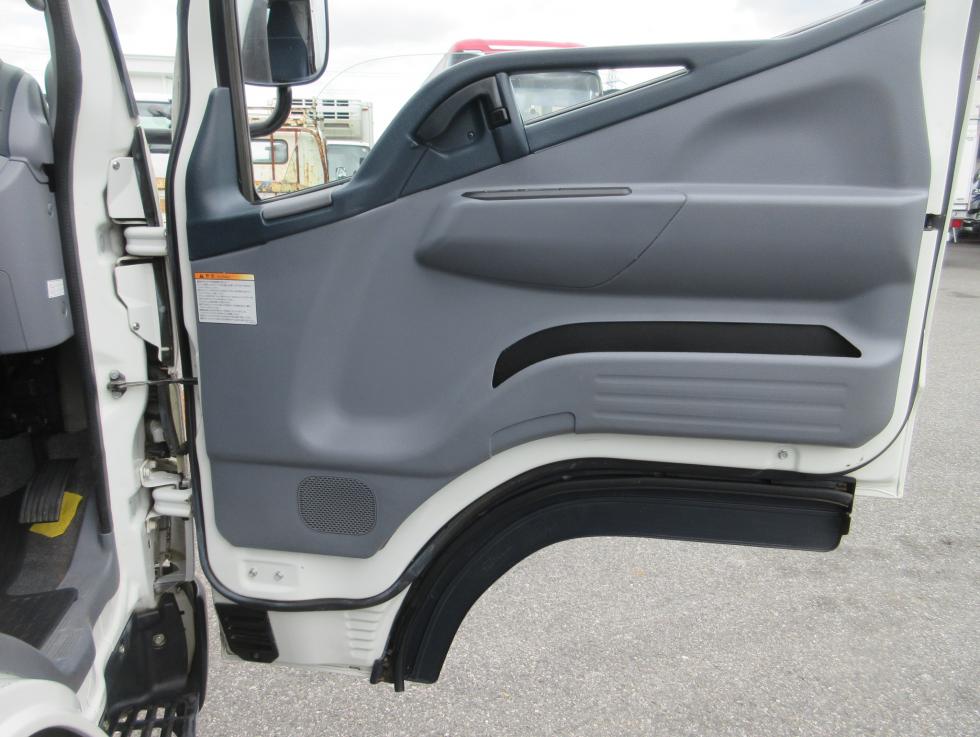 三菱 バン 小型 平成27年12月 TPGーFBA00 8枚目