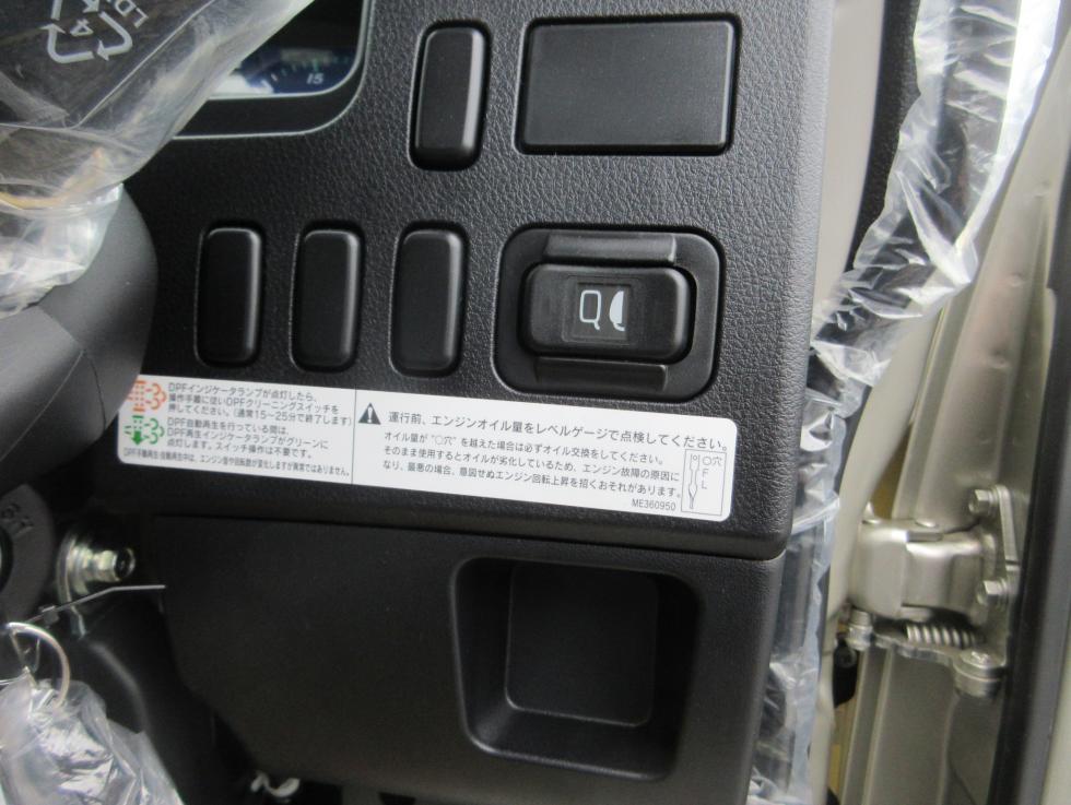 三菱 クレーン付 中型  2KGーFK72F 10枚目