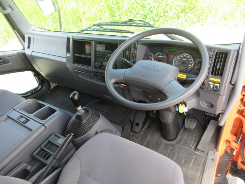 いすゞ バン 中型 平成27年9月 TKGーFRR90S2 9枚目