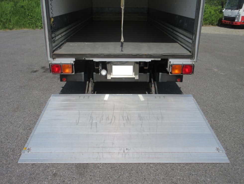 いすゞ バン 中型 平成27年9月 TKGーFRR90S2 19枚目