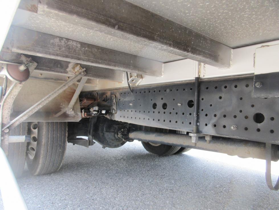 いすゞ バン 中型 平成27年9月 TKGーFRR90S2 32枚目