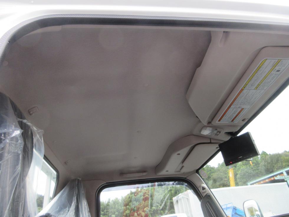 三菱 平ボデー・Wキャブ・シャーシ 小型  2RGーFBAV0 16枚目