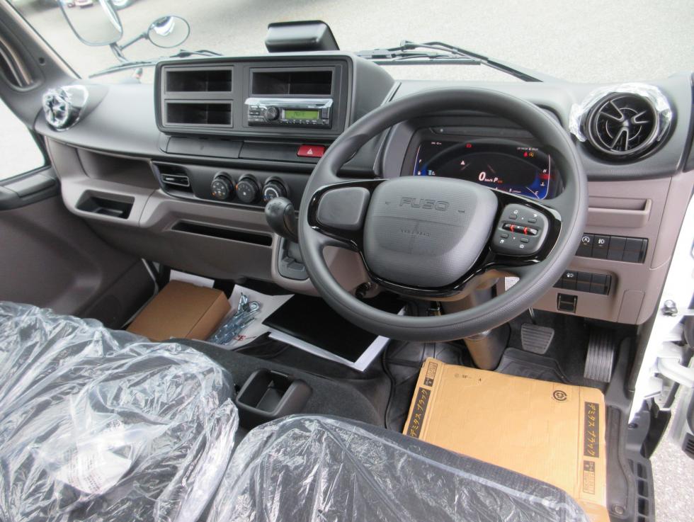 三菱 平ボデー・Wキャブ・シャーシ 小型  2RGーFBAV0 9枚目