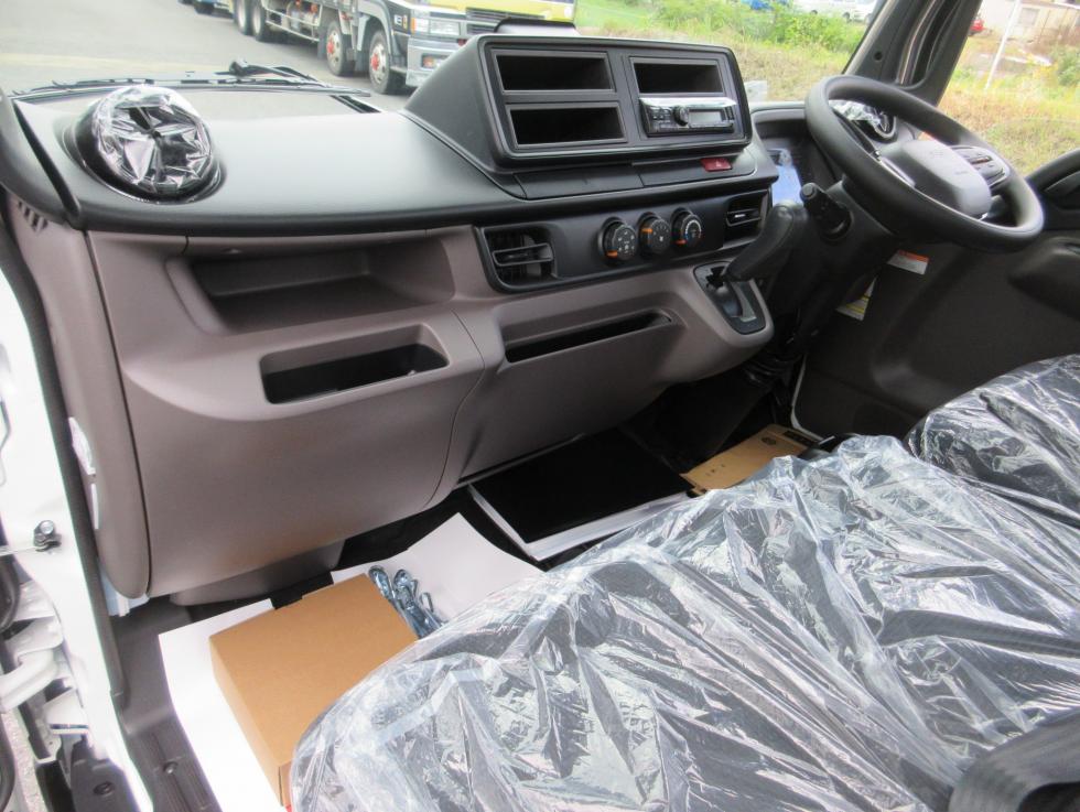 三菱 平ボデー・Wキャブ・シャーシ 小型  2RGーFBAV0 20枚目