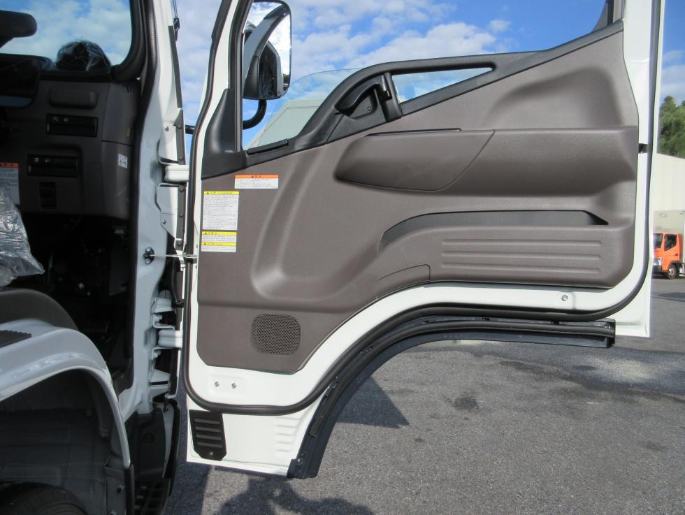 三菱 平ボデー・Wキャブ・シャーシ 小型  2RGーFBAV0 8枚目