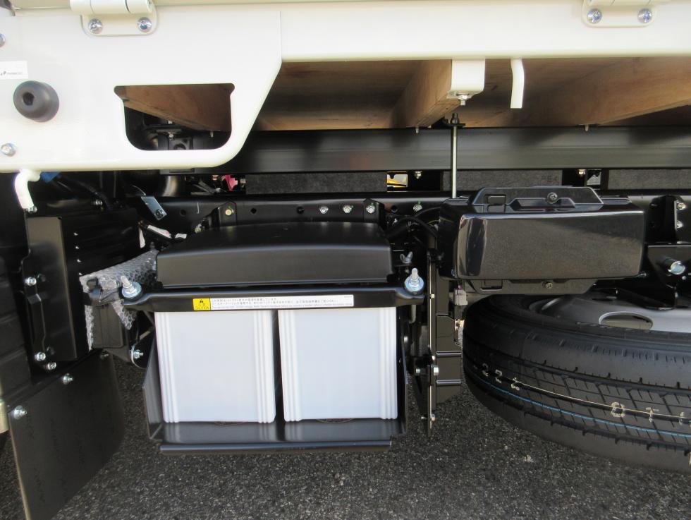 三菱 平ボデー・Wキャブ・シャーシ 小型  2RGーFBAV0 34枚目