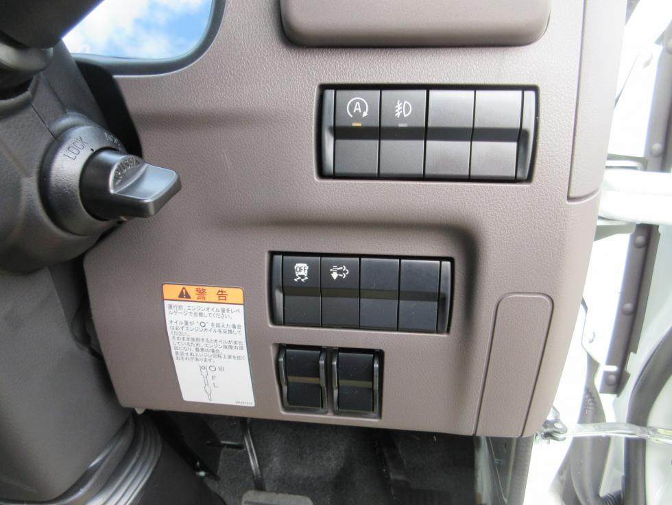 三菱 平ボデー・Wキャブ・シャーシ 小型 令和7年11月 2PGーFEB90 10枚目