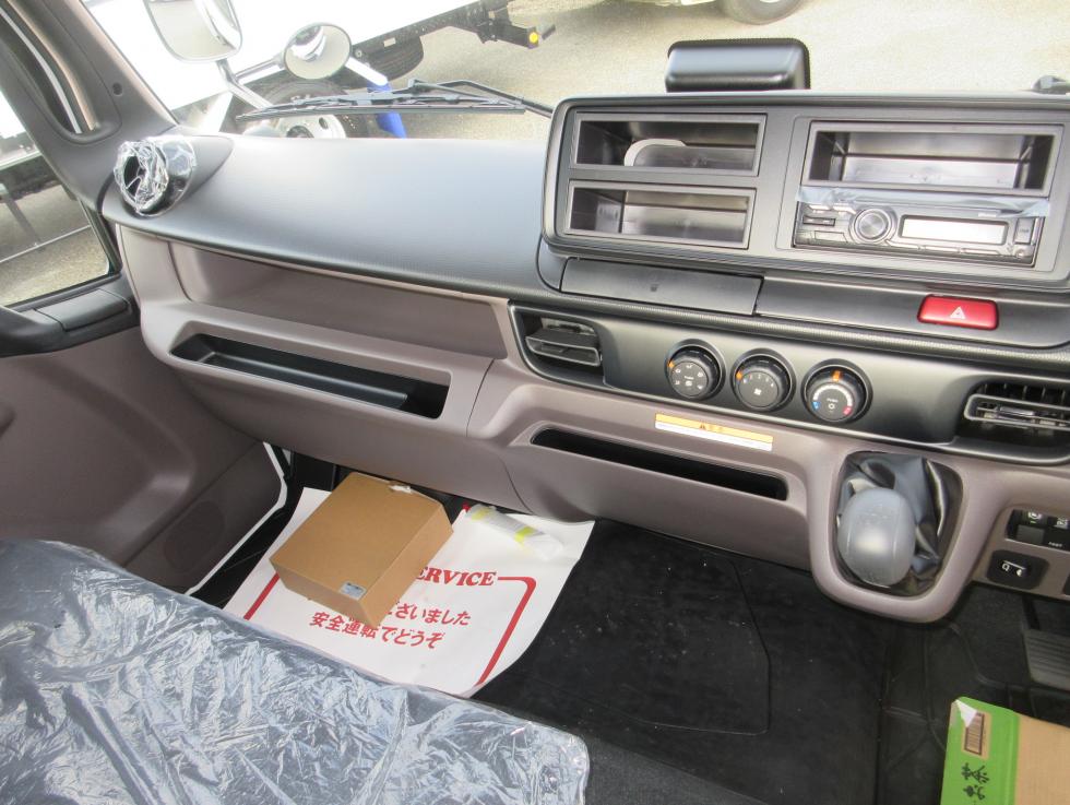 三菱 平ボデー・Wキャブ・シャーシ 小型 令和7年11月 2PGーFEB90 12枚目