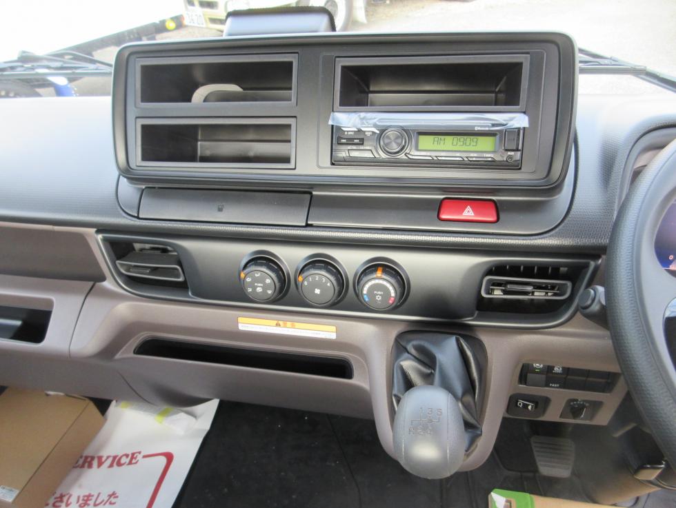 三菱 平ボデー・Wキャブ・シャーシ 小型 令和7年11月 2PGーFEB90 13枚目