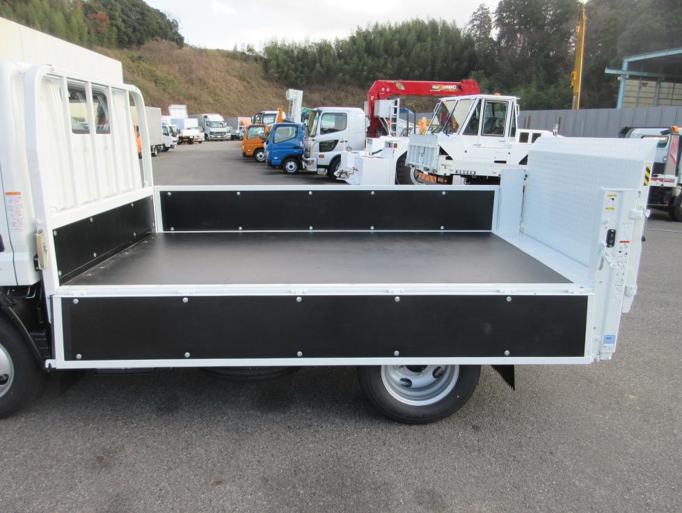 三菱 平ボデー・Wキャブ・シャーシ 小型 令和7年11月 2RGーFBAV0 31枚目