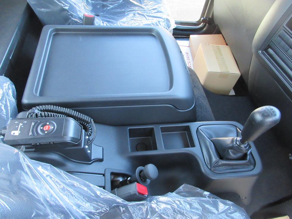 三菱 平ボデー・Wキャブ・シャーシ 中型  2KGーFK65F 13枚目