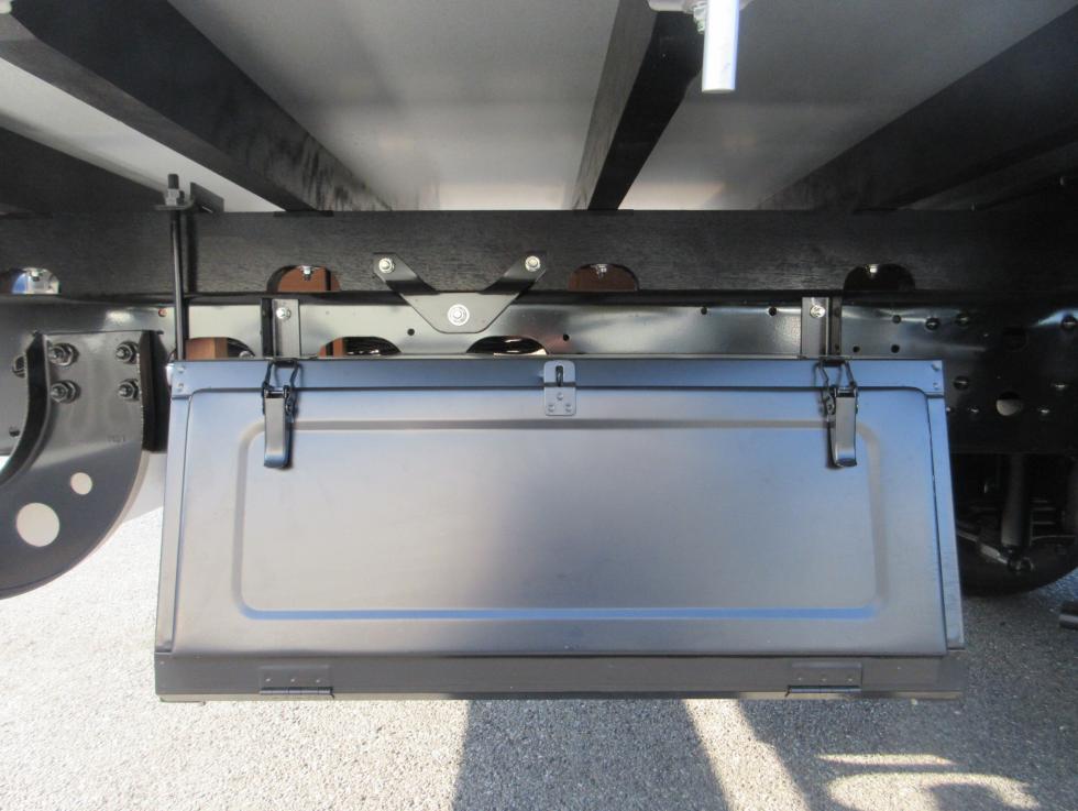 三菱 平ボデー・Wキャブ・シャーシ 中型  2KGーFK65F 31枚目