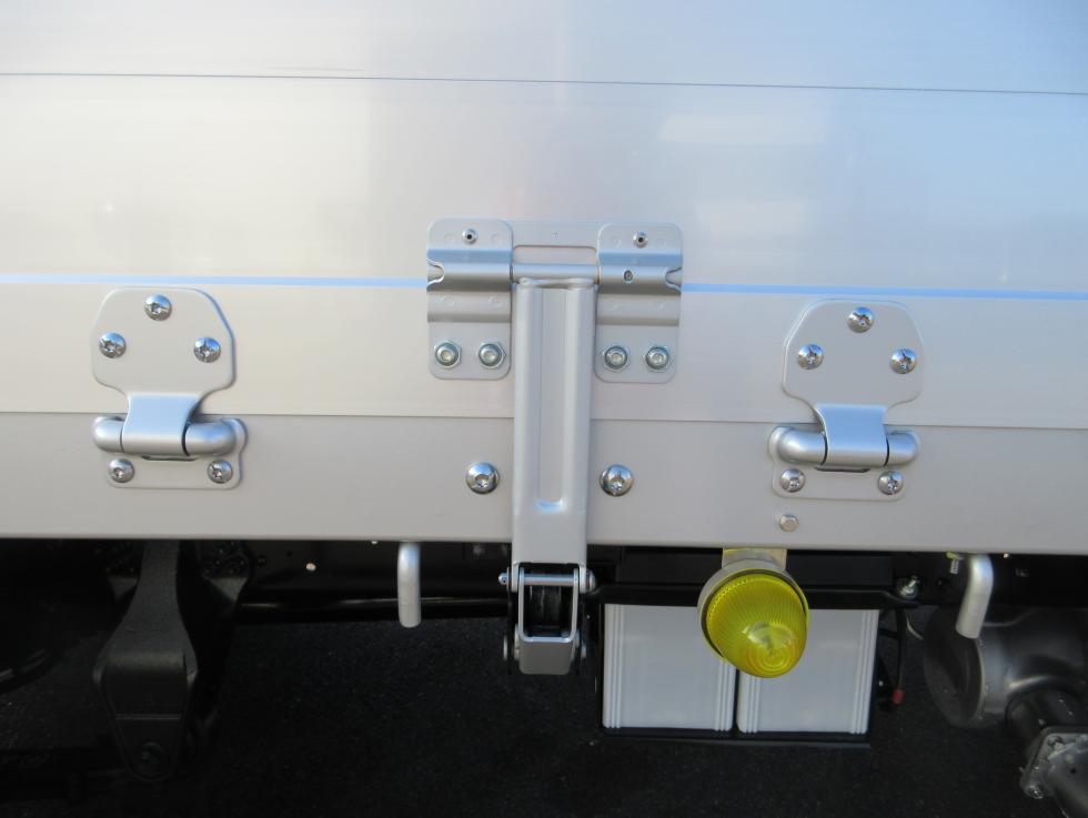 三菱 平ボデー・Wキャブ・シャーシ 中型  2KGーFK65F 33枚目