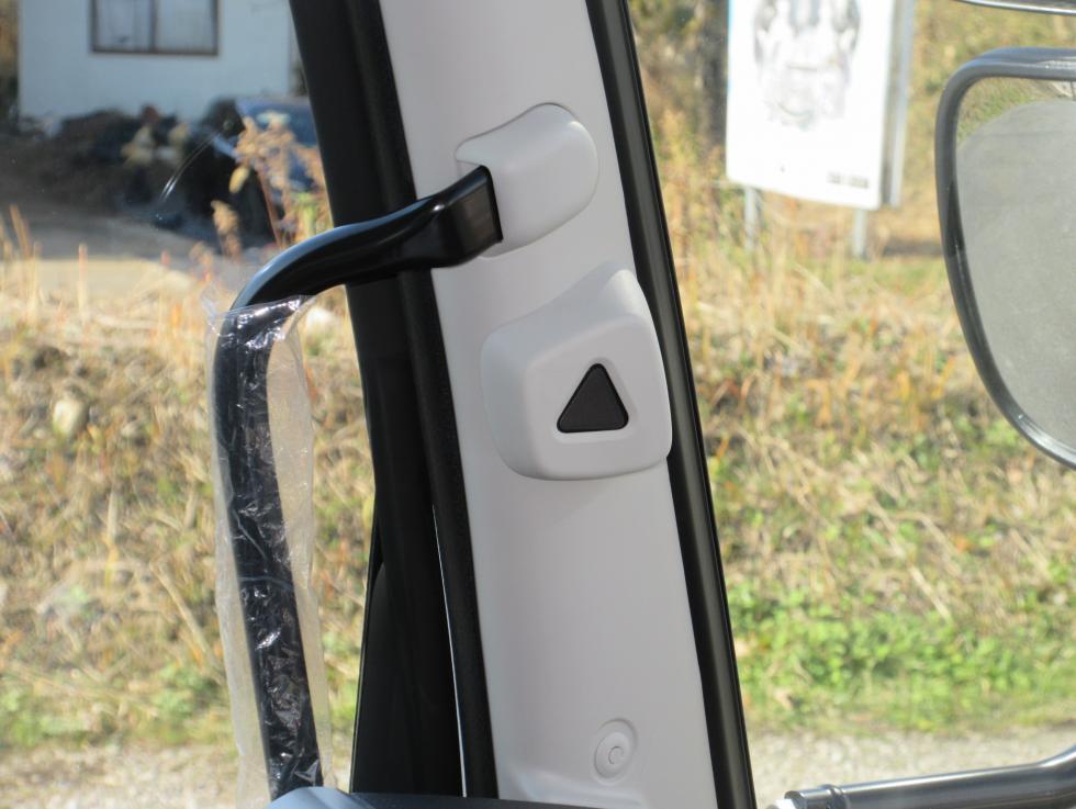 三菱 平ボデー・Wキャブ・シャーシ 中型  ◆商談中◆　2KGーFK65F 16枚目