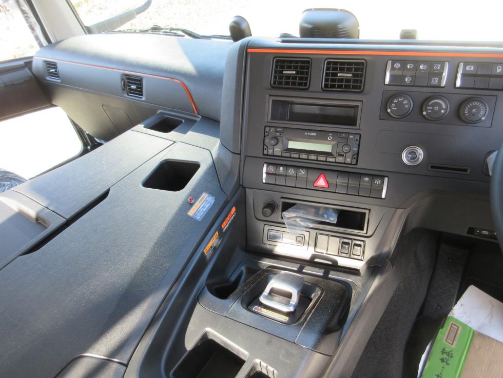 三菱 クレーン付 大型  2PGーFU84VZ 12枚目