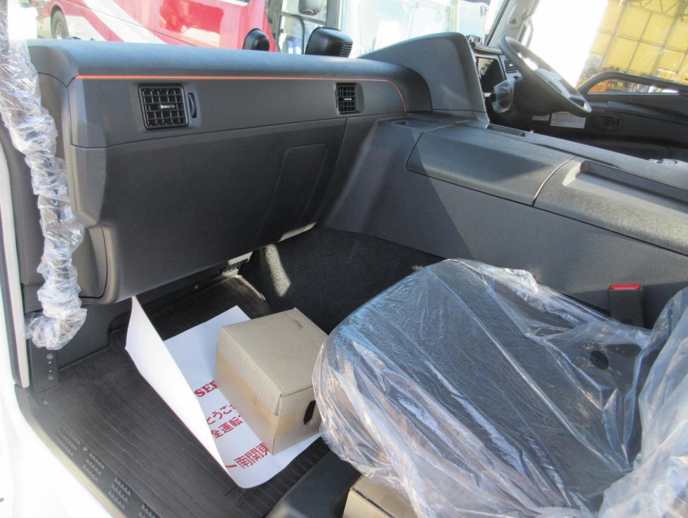 三菱 クレーン付 大型  2PGーFU84VZ 16枚目