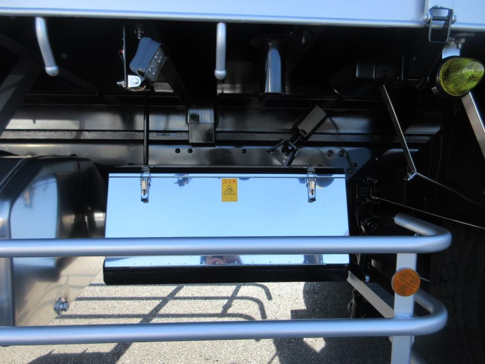 三菱 クレーン付 大型  2PGーFU84VZ 35枚目