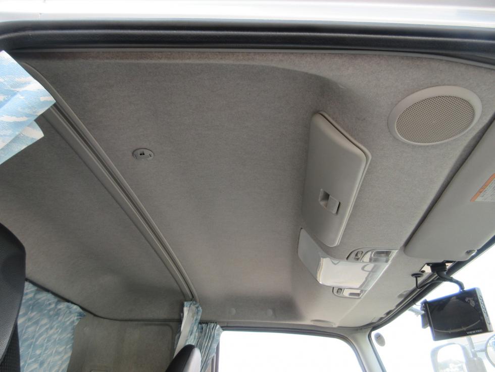 三菱 バン 中型 令和2年9月 2KGーFK65F 16枚目