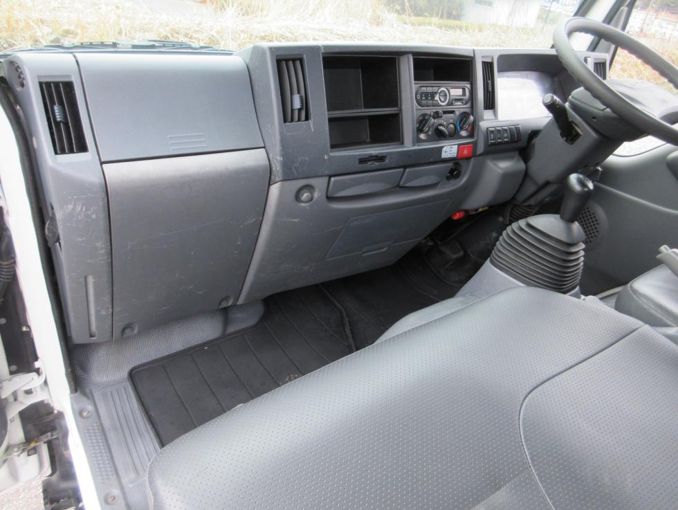 いすゞ 平ボデー・Wキャブ・シャーシ 小型 平成29年6月 TPGーNHR85A 16枚目