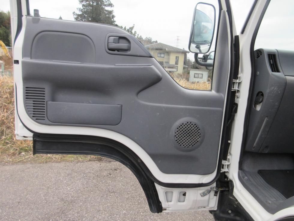 いすゞ 平ボデー・Wキャブ・シャーシ 小型 平成29年6月 TPGーNHR85A 17枚目