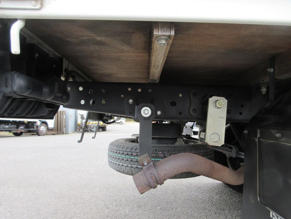 いすゞ 平ボデー・Wキャブ・シャーシ 小型 平成29年6月 TPGーNHR85A 28枚目