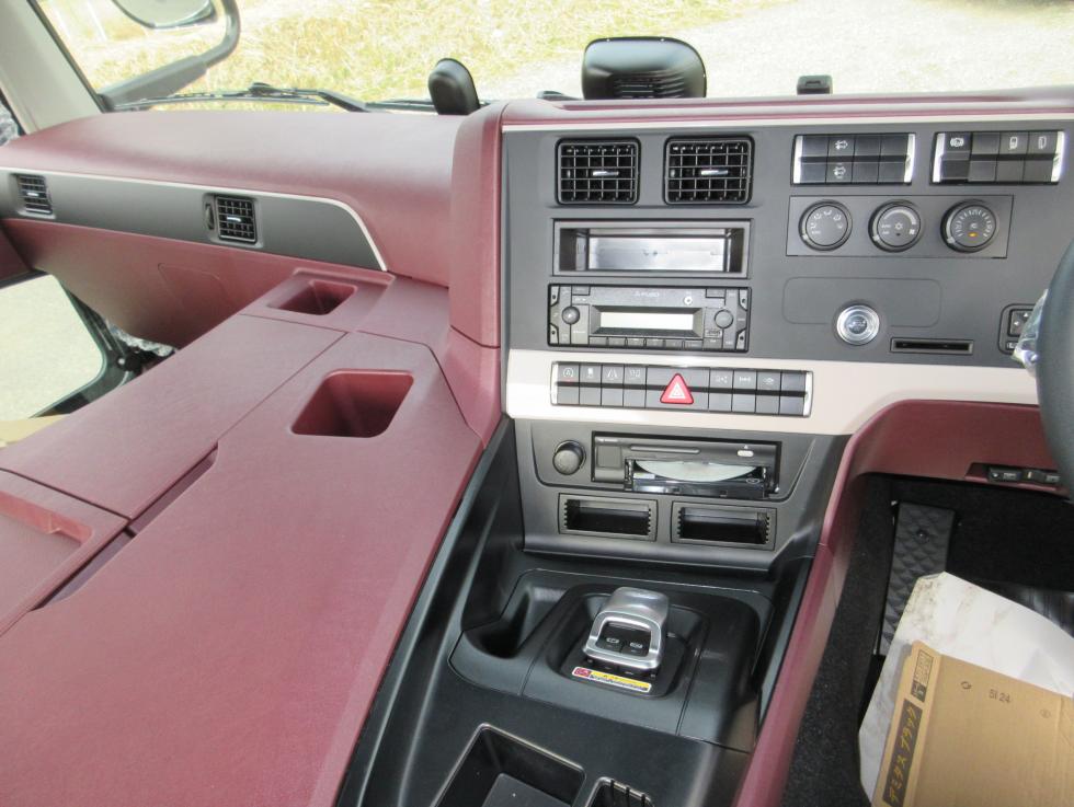 三菱 トラクター 大型  2RGーFP84VDR 13枚目