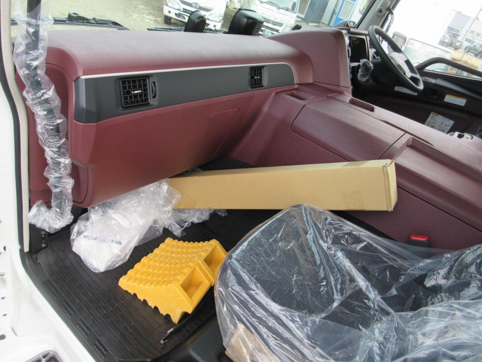 三菱 トラクター 大型  2RGーFP84VDR 22枚目