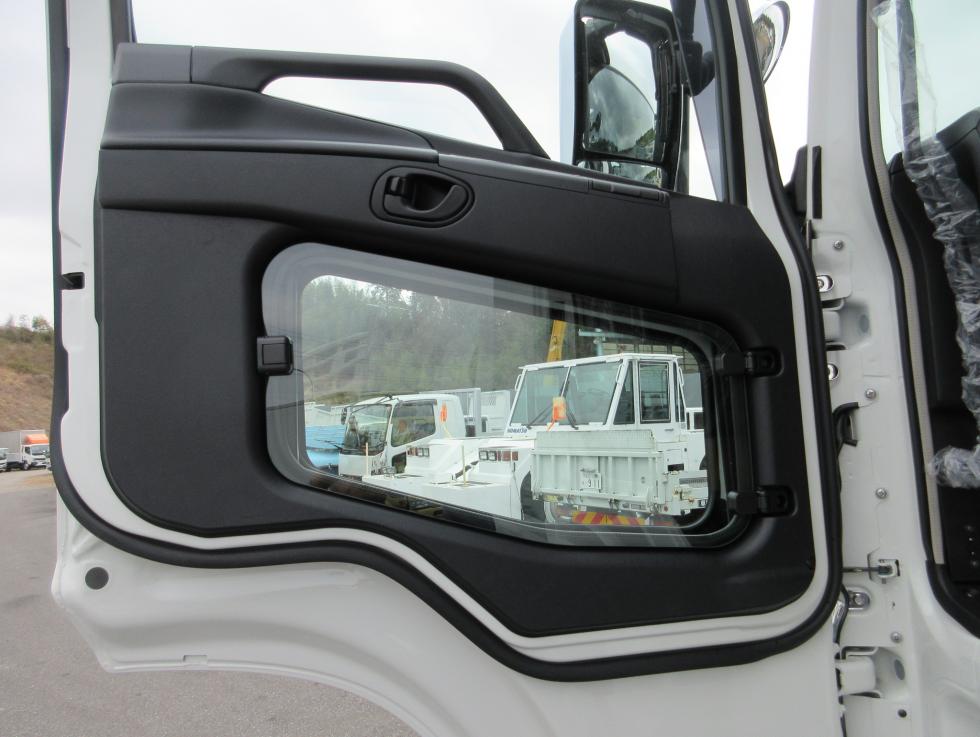 三菱 トラクター 大型  2RGーFP84VDR 19枚目